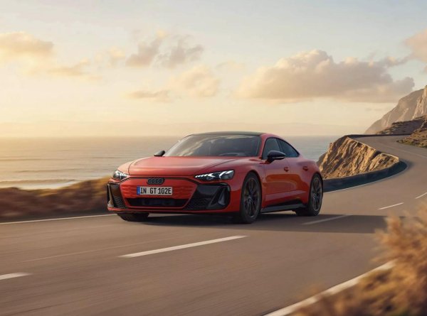 中联亿配 奥迪新能源超跑来袭！双电机585匹，零百4s续航622km