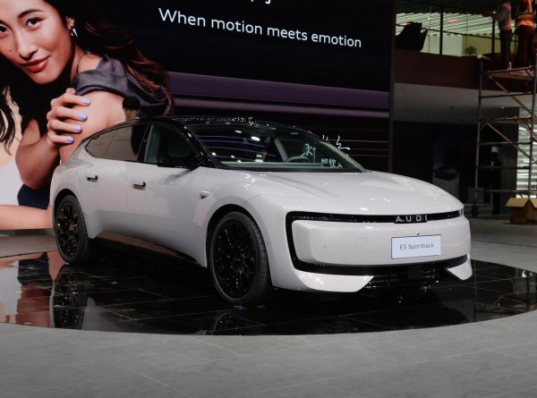 九鼎 奥迪家族新宠：4881mm车长，猎装美学，3.4s加速续航770km